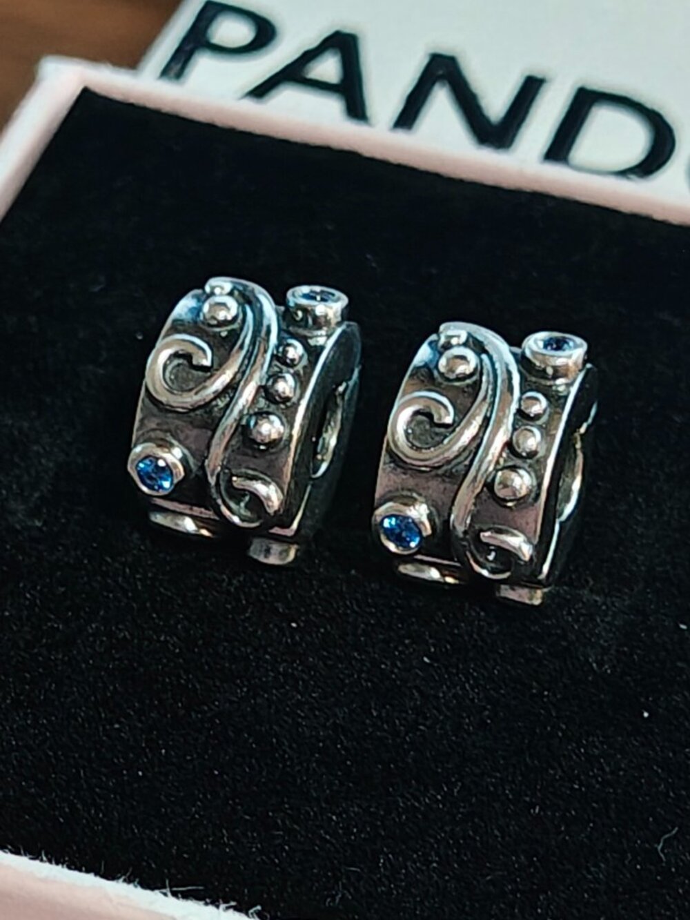 Authentic Pandora Set of 2 Retired Tendril Blue CZ Clips 790380CZB Spacers
